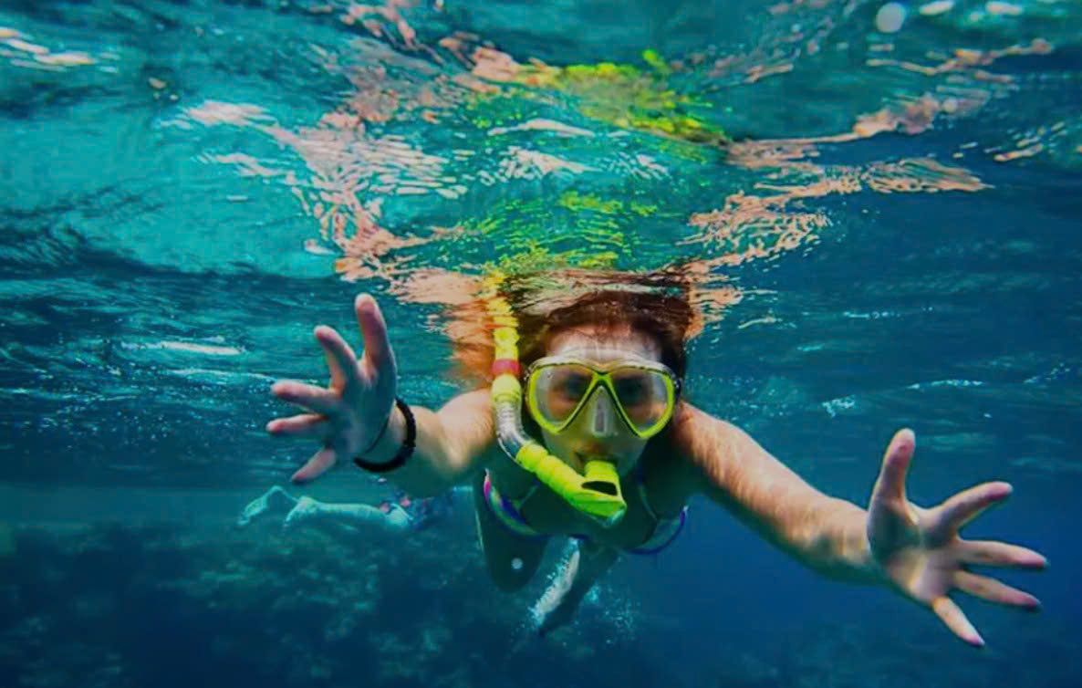 snorkeling-boi-voi-mat-kinh-va-ong-tho