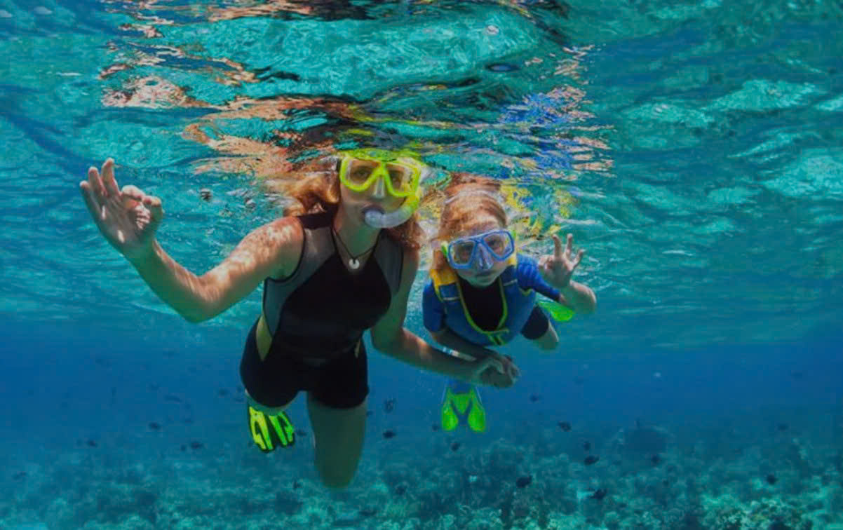 snorkeling-boi-voi-mat-kinh-va-ong-tho